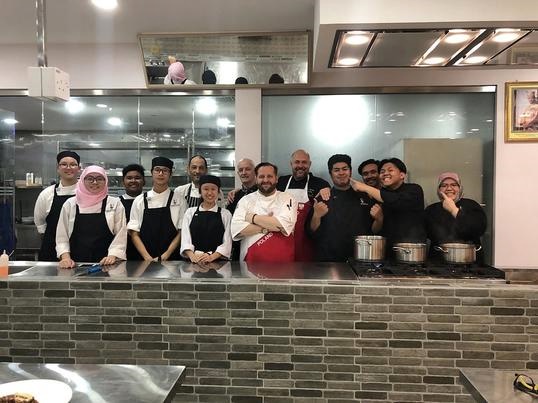 Marcin Budynek i Mariusz Olechno prezentowali tatarską kuchnię z Podlasia w Malezji i Sułtanacie Brunei