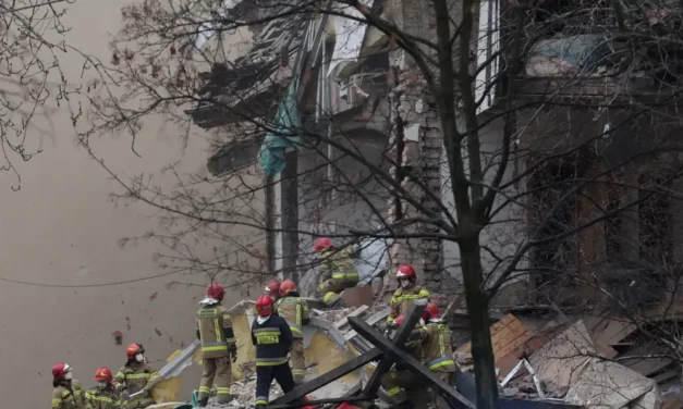 <strong>Katowice: śmiertelna ofiara wybuchu gazu; pod gruzami może być jeszcze jedna osoba</strong>