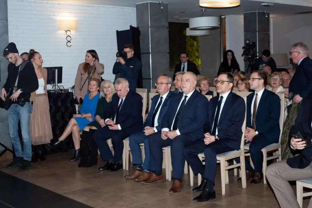 Wicepremier Jacek Sasin spotkał się z mieszkańcami w Augustowie (25)