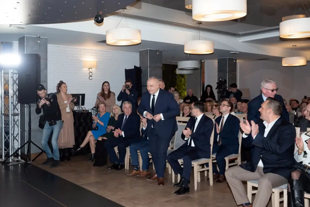 Wicepremier Jacek Sasin spotkał się z mieszkańcami w Augustowie (27)