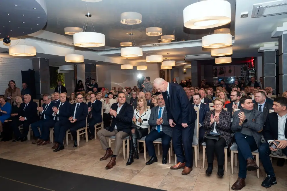 Wicepremier Jacek Sasin spotkał się z mieszkańcami w Augustowie (29)