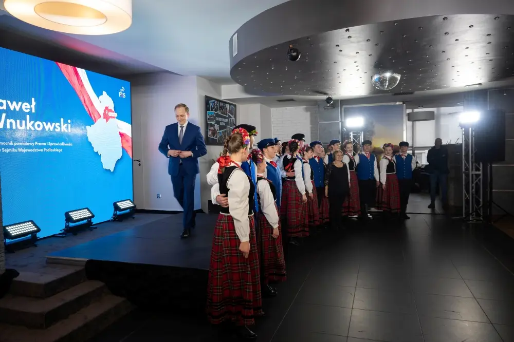 Wicepremier Jacek Sasin spotkał się z mieszkańcami w Augustowie (39)