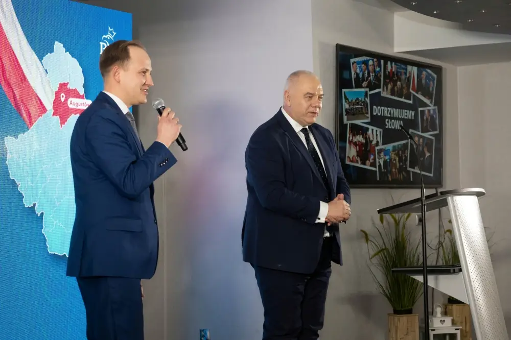 Wicepremier Jacek Sasin spotkał się z mieszkańcami w Augustowie (46)