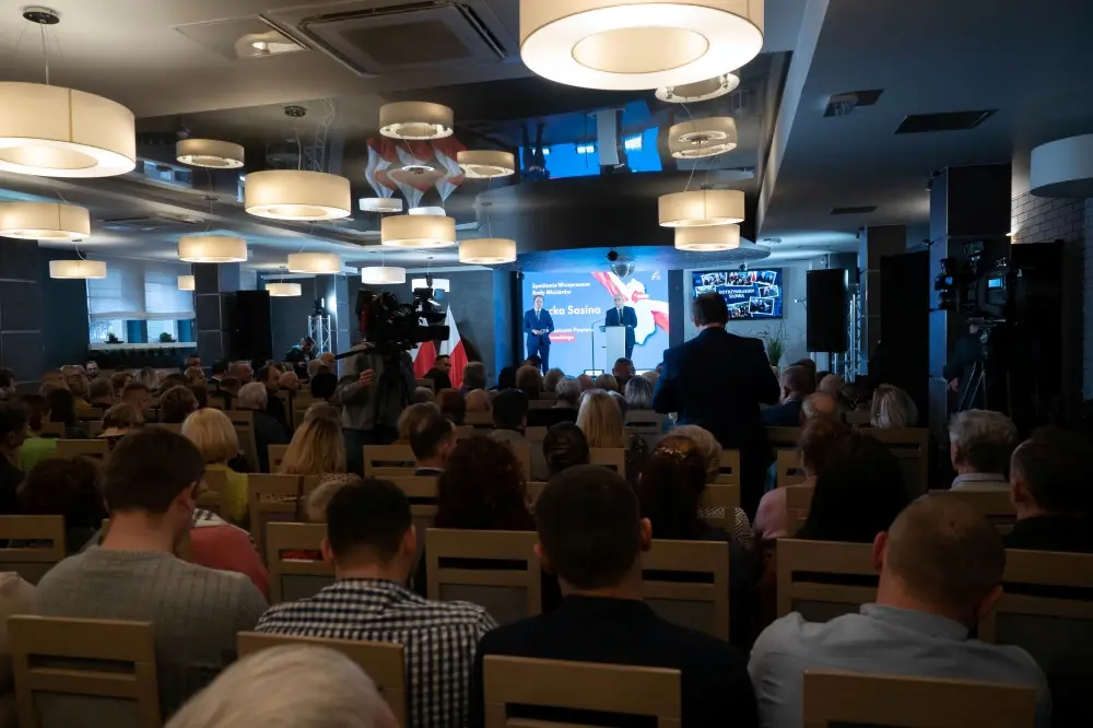 Wicepremier Jacek Sasin spotkał się z mieszkańcami w Augustowie (50)