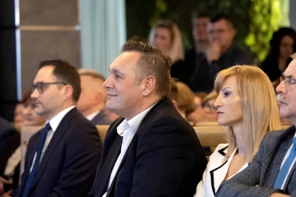 Wicepremier Jacek Sasin spotkał się z mieszkańcami w Augustowie (7)