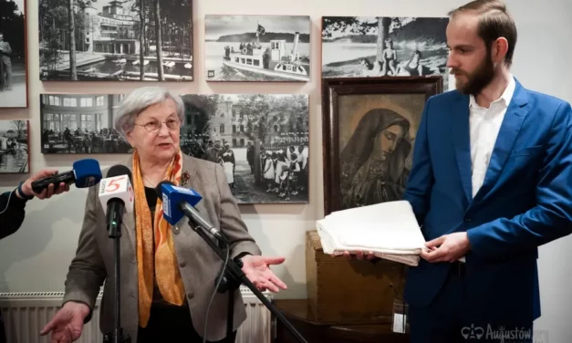 Zbiory Instytutu Pileckiego w Augustowie wzbogaciły się o blisko 100 pamiątek przekazanych przez Sybiraków [VIDEO, FOTO]