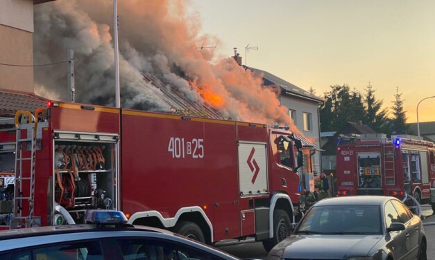Pożar budynku mieszkalnego na ulicy Kopernika w Augustowie [FOTO]