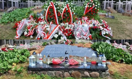 Komu przeszkadzały kwiaty złożone w miejscu upamiętnienia ofiar Obławy Augustowskiej w Gibach?