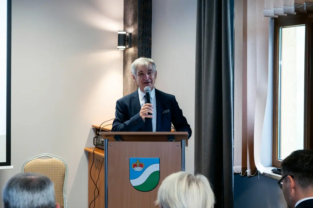 PA100001 (51)-Enhanced-NR