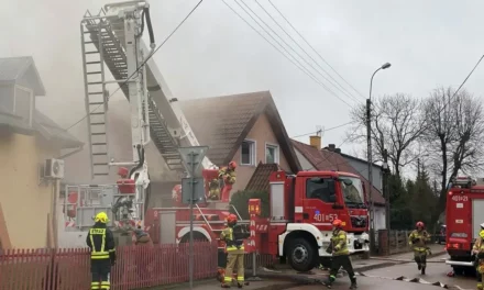 Pożar domu jednorodzinnego przy ulicy Wiejskiej w Augustowie [Foto]