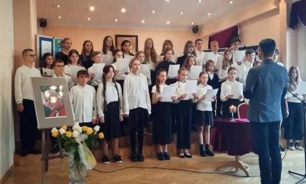 Augustów. Koncert Papieski w Państwowej Szkole Muzycznej