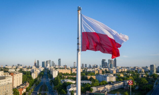 2 maja – Dzień Flagi Rzeczypospolitej Polskiej oraz Dzień Polonii i Polaków poza granicami kraju