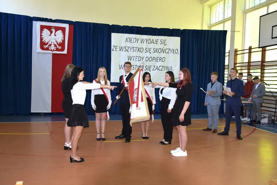 Zakończenie roku w powiatowych szkołach (1)