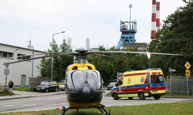 Trwają poszukiwania dwóch górników zaginionych po wstrząsie w kopalni Rydułtowy, 17 trafiło do szpitali