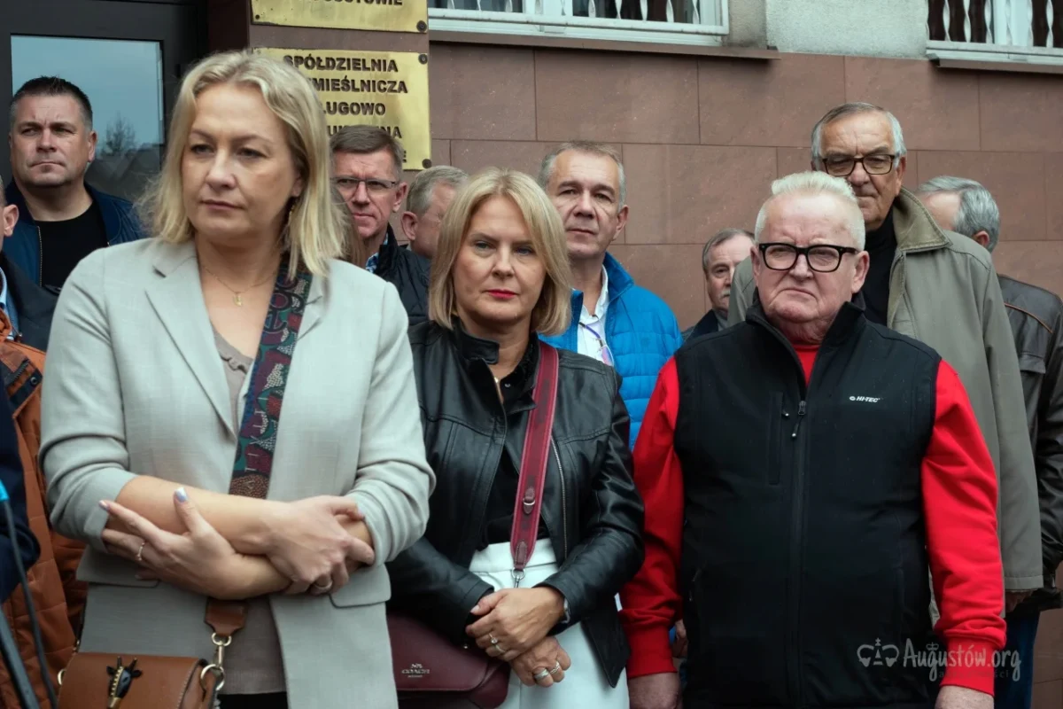 Augustów #augustoworg #augustow #wspólneotwarciebiuraposelskiego #posłówJacka NiedźwiedzkiegoiKrzysztofa Truskolaskiego (9)