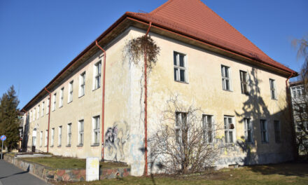 Augustów: Podpisano umowę na dokumentację dot. budynku przy ul. 3 Maja 37 [Foto]