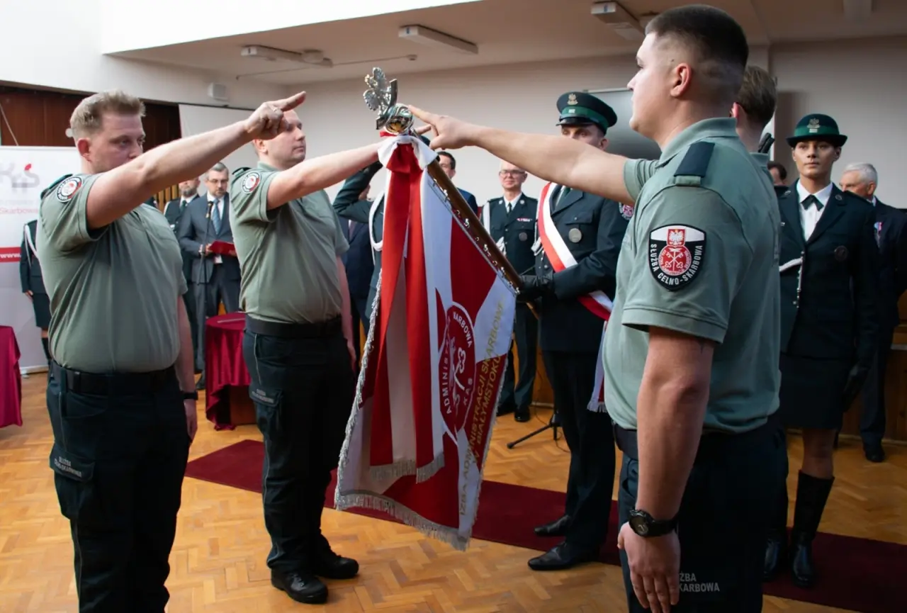Wyróżnienia i mianowania do służby w podlaskiej KAS (5)