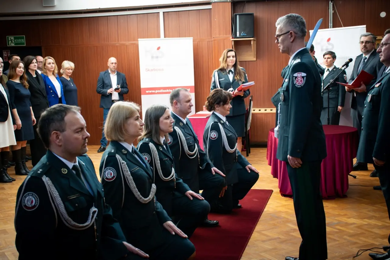 Wyróżnienia i mianowania do służby w podlaskiej KAS (8)