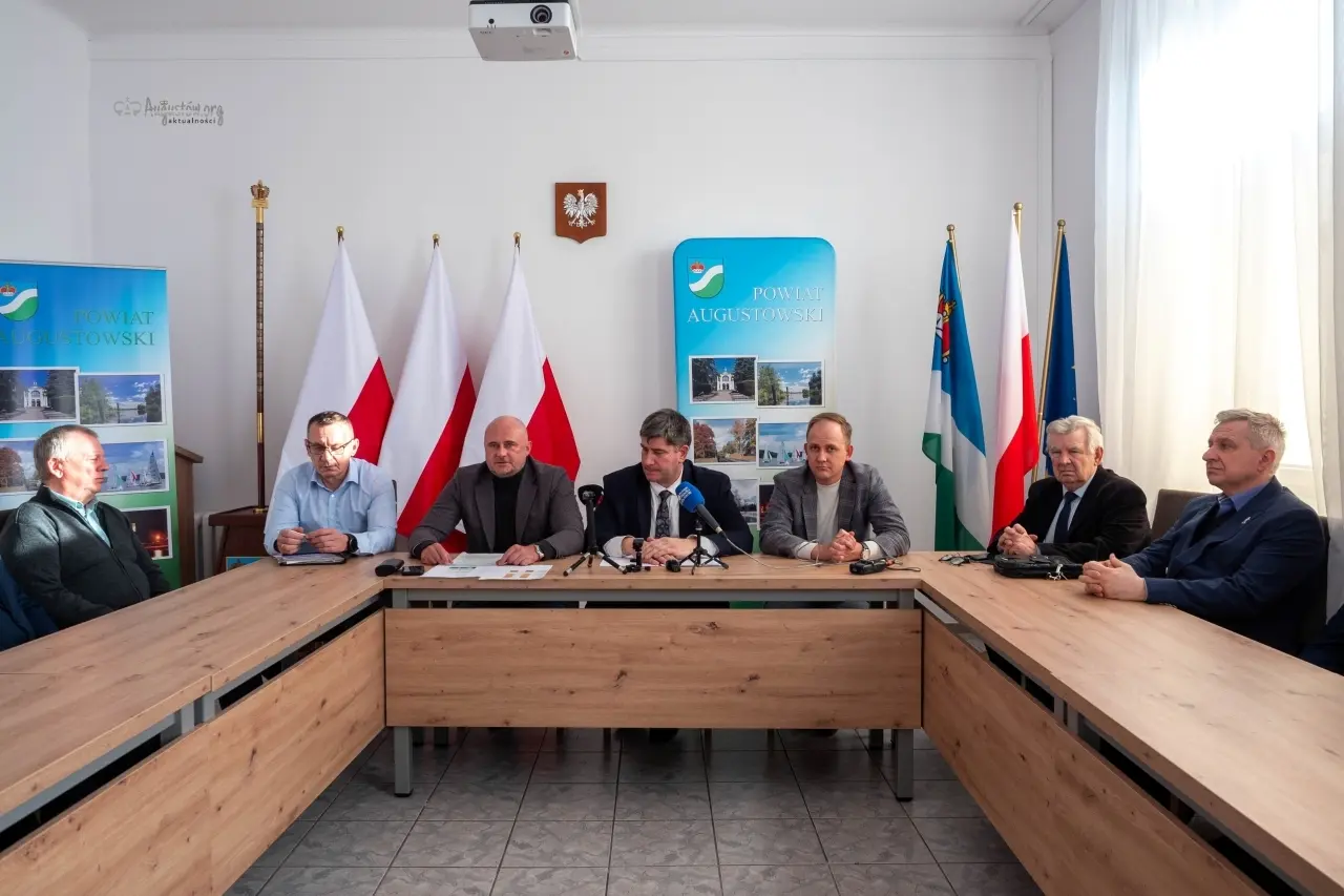 #powiataugustowski #augustoworg #konferencjaprasowa #drogipowiatowe #dofinansowanie (7)