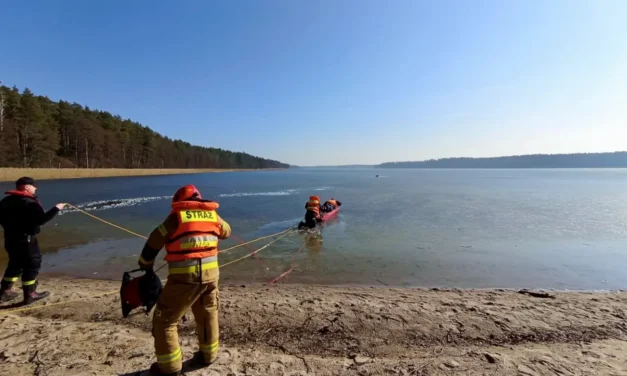 Augustów: Ćwiczenia z ratownictwa lodowego