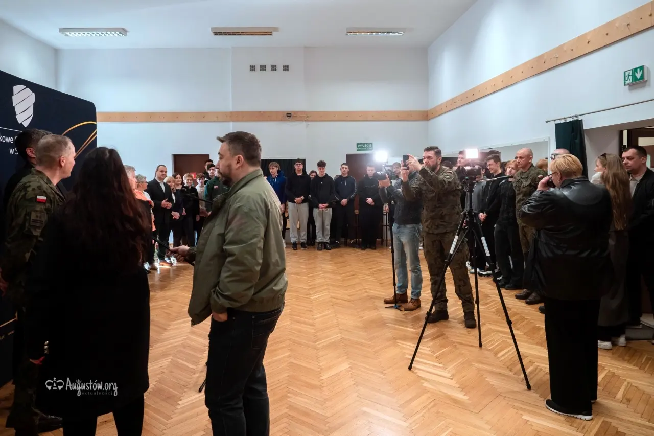Oficjalne rozpoczęcie kwalifikacji wojskowej (4)