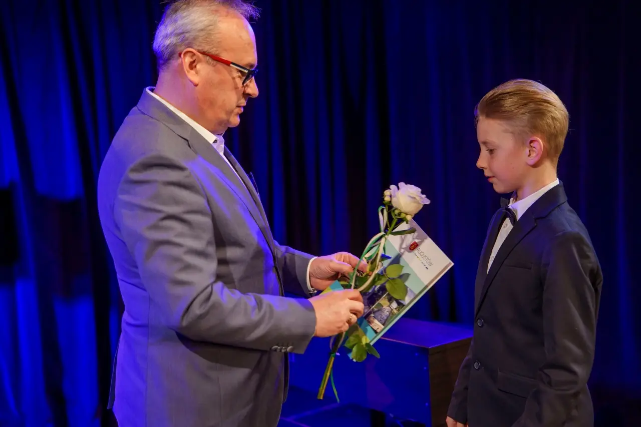 Wręczenie stypendiów i nagród Burmistrza (6)