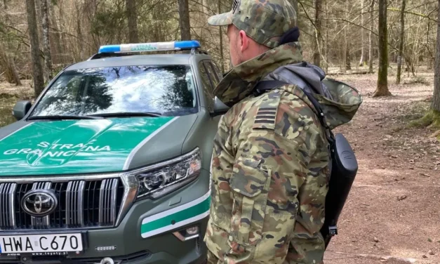 Blisko 120 osób próbowało nielegalnie przekroczyć granicę polsko – białoruską. Migranci zaatakowali kamieniami nasze służby