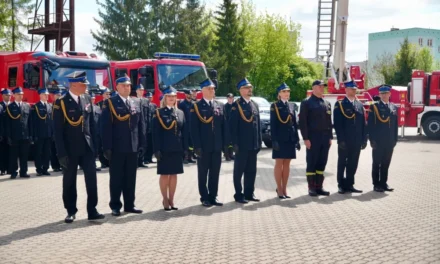 Augustów: Uroczysty apel z okazji Dnia Strażaka [Foto]
