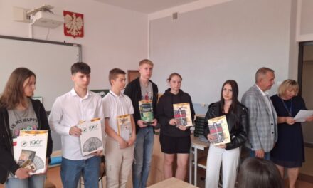 Augustów: Powiatowy Konkurs Wiedzy o 2 Korpusie Polskim i gen. Władysławie Andersie