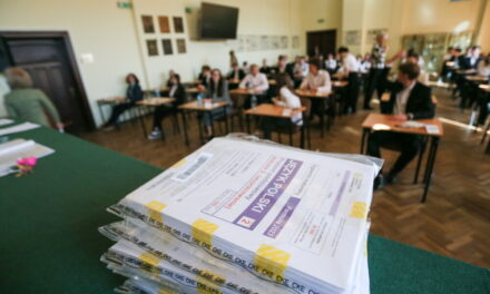 Maturzyści pisali o nadziei w trudnych czasach lub o wpływie błędnej oceny na życie