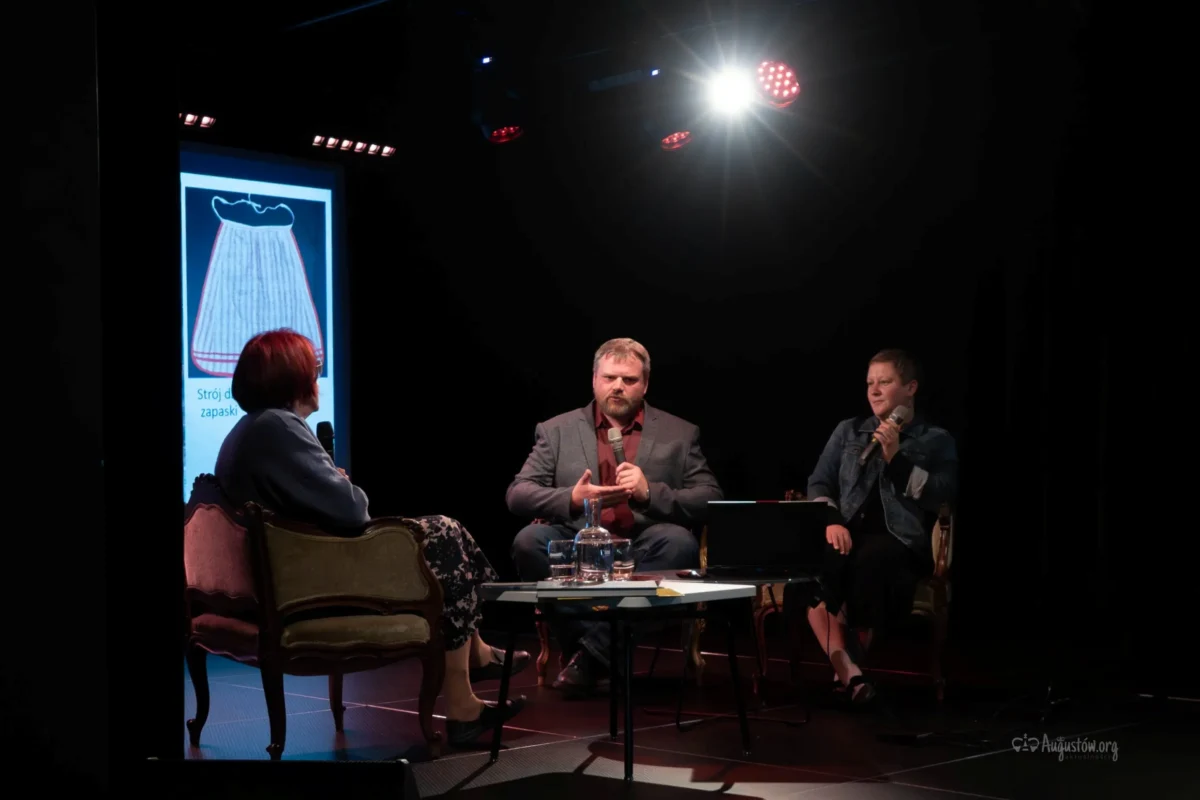 Augustów: „Tradycyjne stroje województwa podlaskiego”. Promocja 2. cz. publikacji