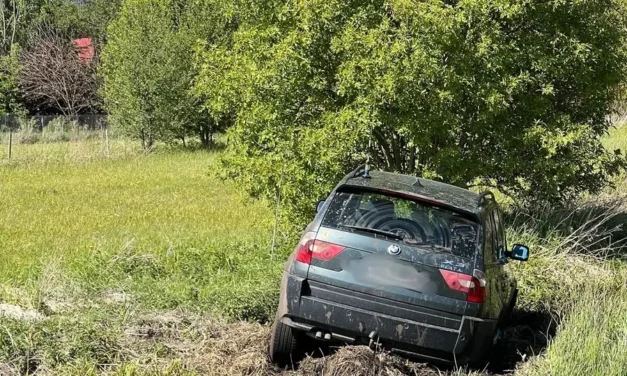 Augustów: Ukradł samochód znajomemu. Odpowie za kradzież, kolizję i jazdę na zakazie