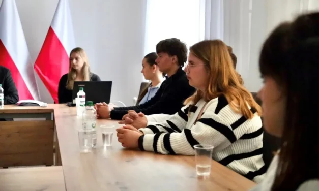 Augustów: Odbyła się II sesja Młodzieżowej Rady Powiatu