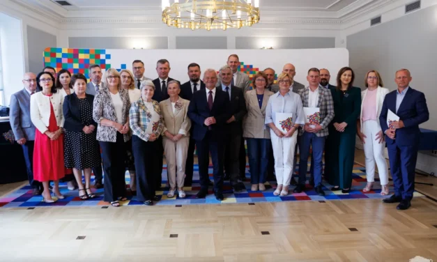Augustów: Ponad 17 tys. złotych dla augustowskich seniorów