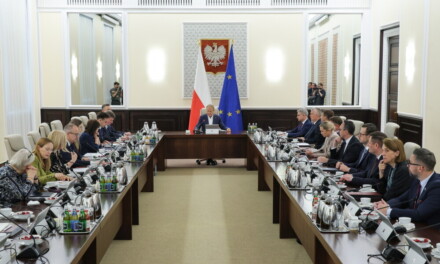 Środowe głosowanie w sprawie wotum zaufania dla rządu testem dla koalicji rządzącej