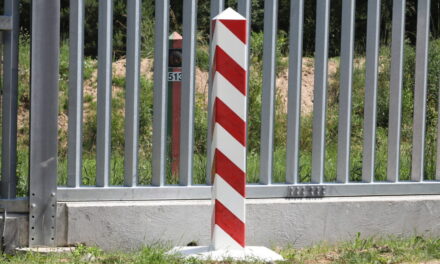 Żołnierz oskarżony o przekroczenie uprawnień przy użyciu broni na granicy z Białorusią