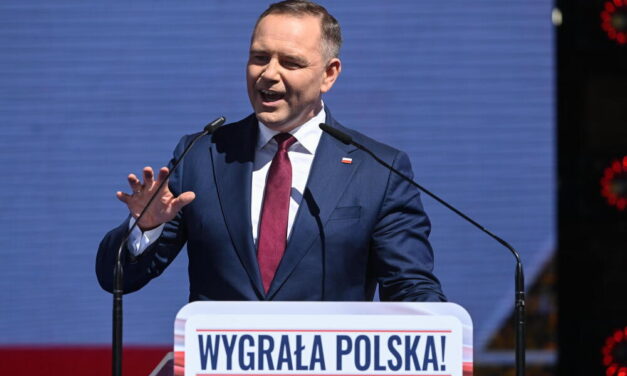 Prezes PiS zapowiada kolejne zwycięstwo, a prezydent elekt inicjatywy od pierwszych dni