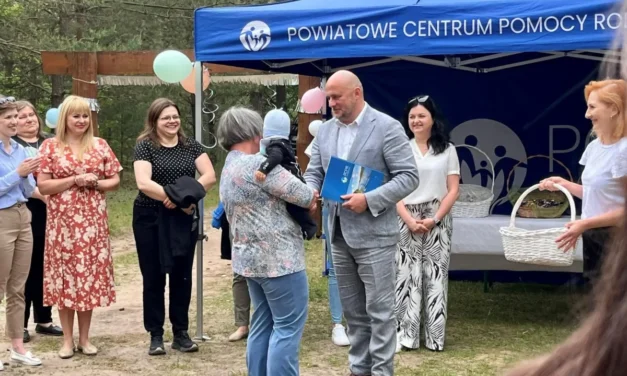 Augustów: Dzień Rodzicielstwa Zastępczego – wyjątkowy piknik pełen wdzięczności i radości! [Foto]