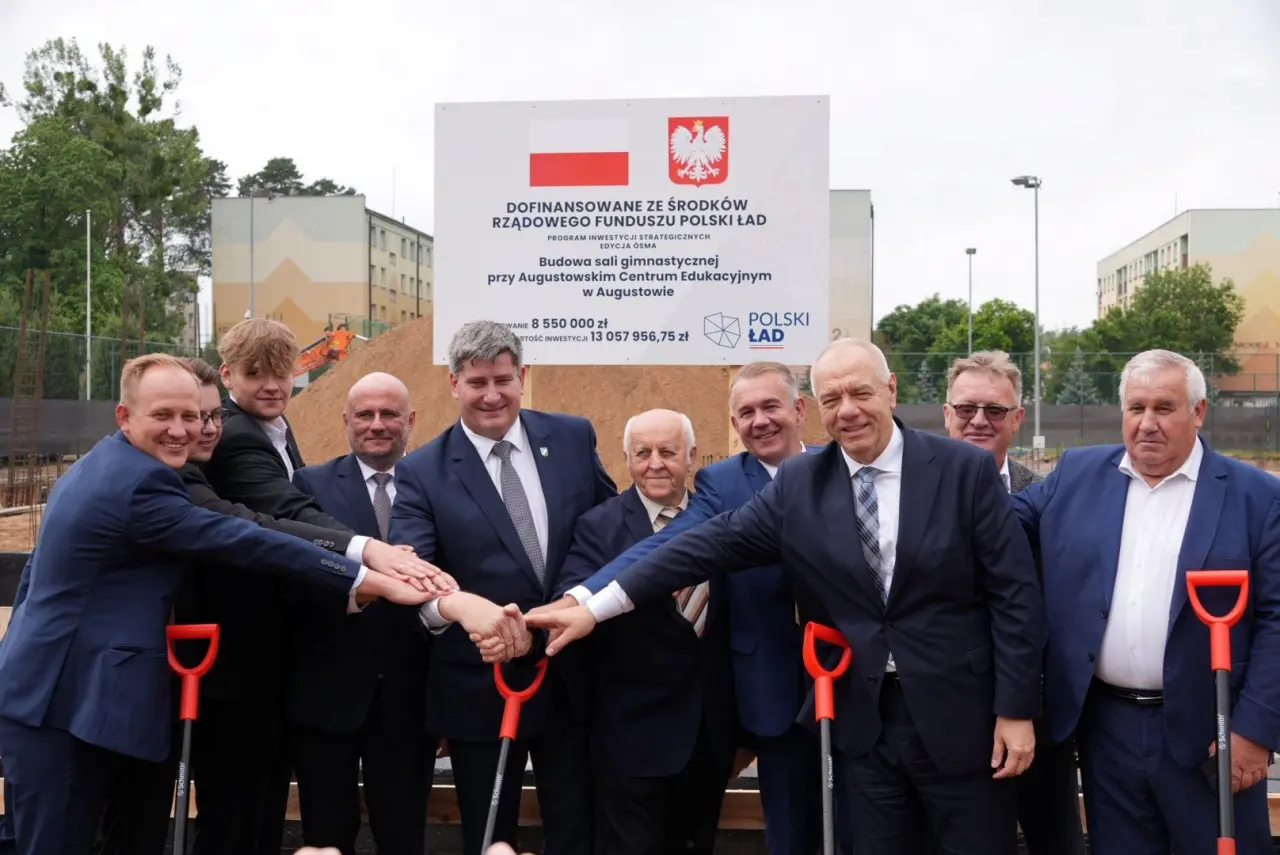 Augustów: Oficjalnie rozpoczęło budowę nowej sali gimnastycznej przy Augustowskim Centrum Edukacyjnym