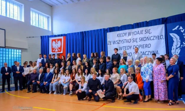 Augustów: Powiatowa uroczystość zakończenia roku szkolnego [Foto, Video]