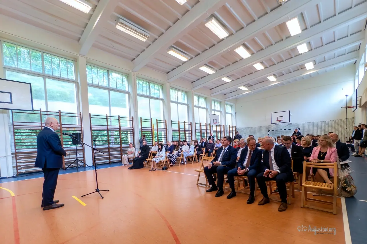 Powiatowa uroczystość zakończenia roku szkolnego (12)