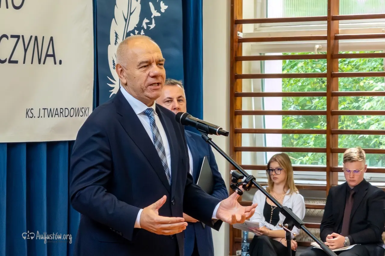 Powiatowa uroczystość zakończenia roku szkolnego (15)