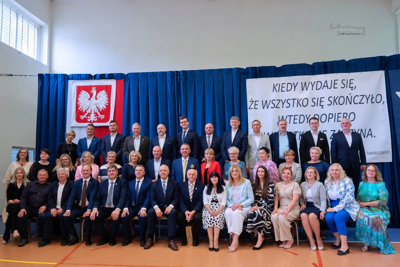 Powiatowa uroczystość zakończenia roku szkolnego (2)