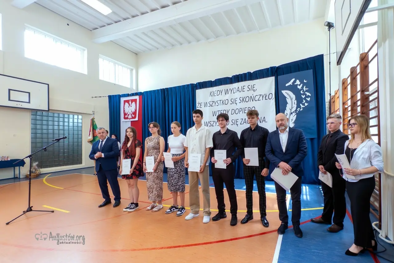 Powiatowa uroczystość zakończenia roku szkolnego (27)