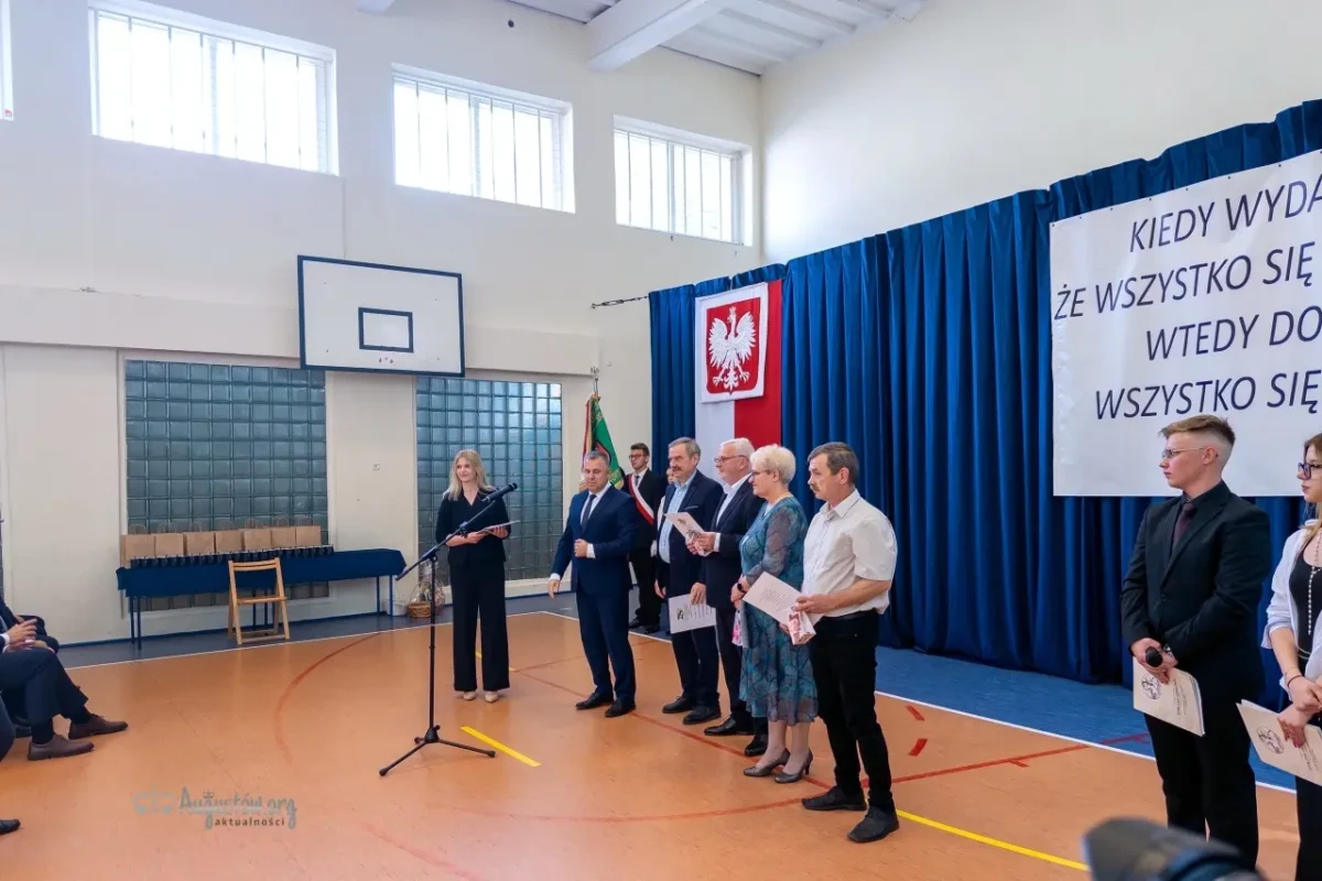 Powiatowa uroczystość zakończenia roku szkolnego (28)