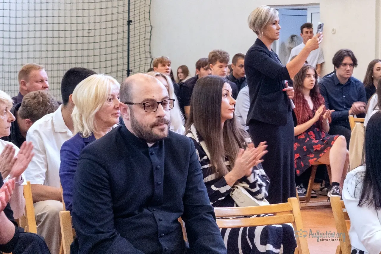 Powiatowa uroczystość zakończenia roku szkolnego (8)