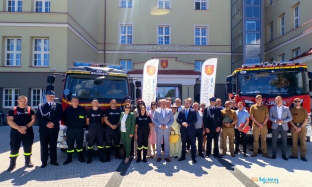 Augustów: Miasto przekazało wóz strażacki dla jednostki OSP Mołowiste [Video, Foto]