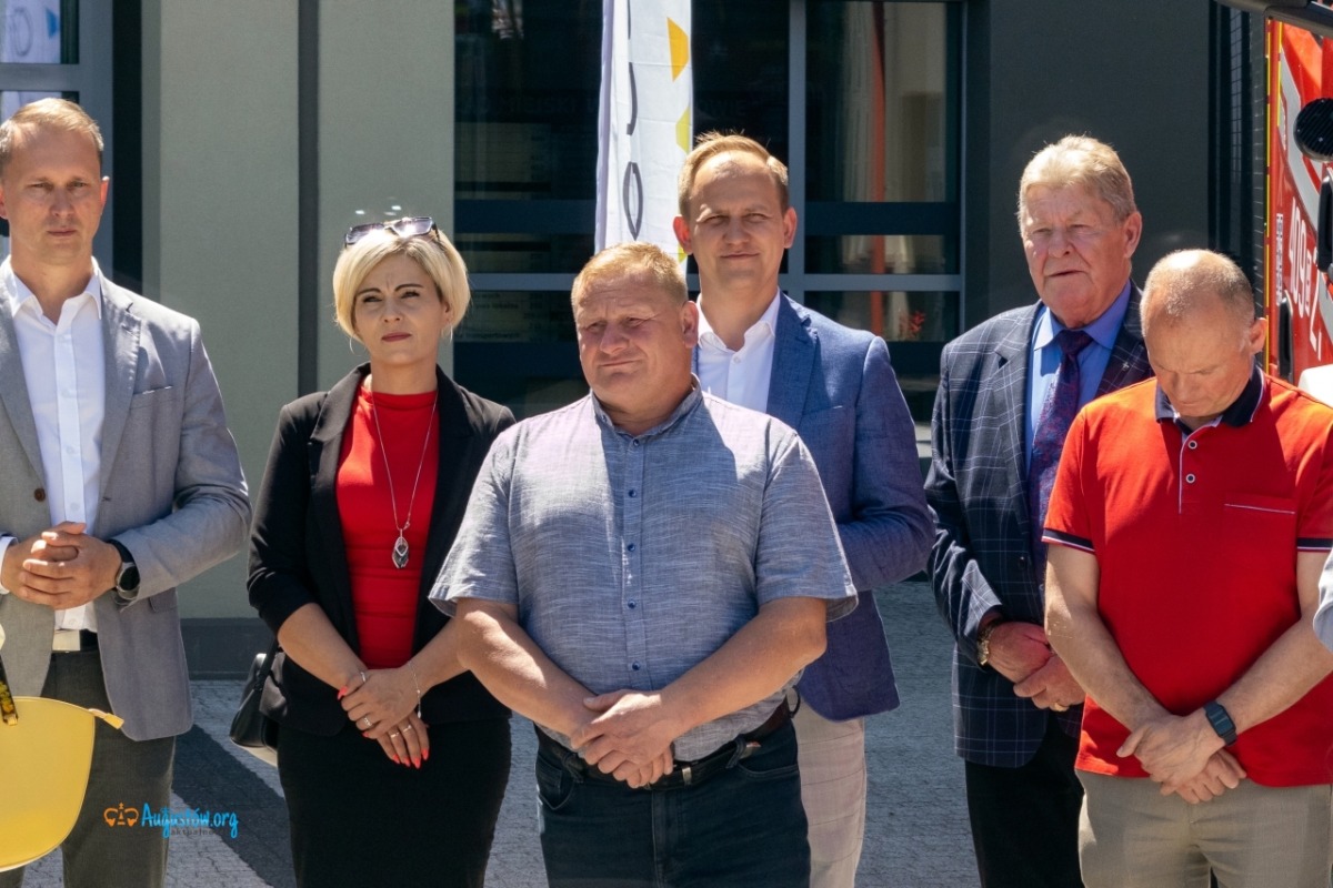 Uroczystość przekazania wozu strażackiego dla jednostki OSP Mołowiste (19)