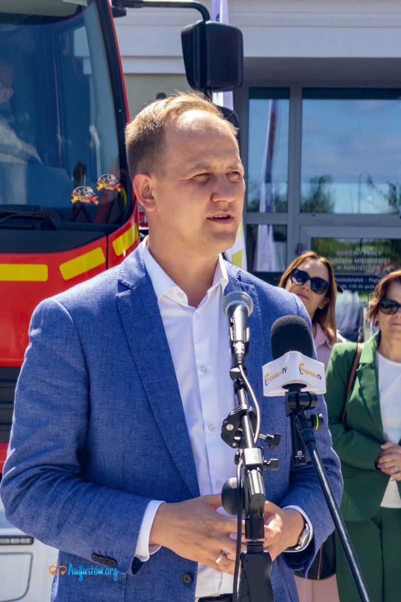 Uroczystość przekazania wozu strażackiego dla jednostki OSP Mołowiste (4)