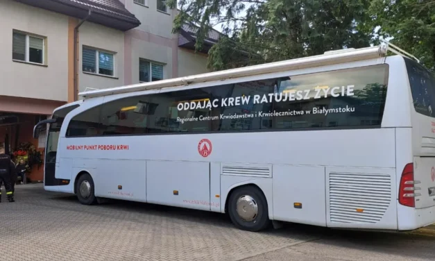 Augustów: Akcja krwiodawstwa na placu przed KP PSP